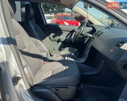 Серый Вольво В50, объемом двигателя 2 л и пробегом 400 тыс. км за 4490 $, фото 11 на Automoto.ua