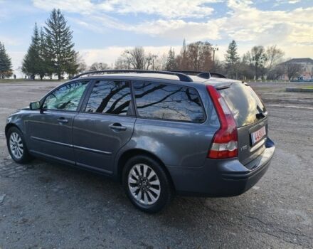 Серый Вольво В50, объемом двигателя 1.6 л и пробегом 300 тыс. км за 3500 $, фото 6 на Automoto.ua