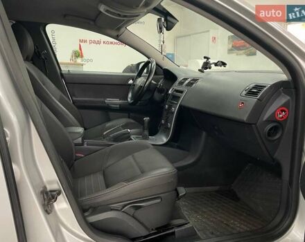 Серый Вольво В50, объемом двигателя 2 л и пробегом 400 тыс. км за 4690 $, фото 27 на Automoto.ua