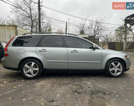Вольво В50 2006 в Виннице на Automoto.ua Серый Вольво В50, объемом двигателя 2 л и пробегом 160 тыс. км за 3299 $, фото 4 на Automoto.ua