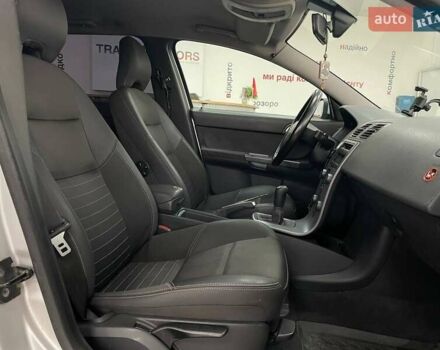 Серый Вольво В50, объемом двигателя 2 л и пробегом 400 тыс. км за 4690 $, фото 28 на Automoto.ua