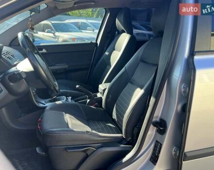 Серый Вольво В50, объемом двигателя 2 л и пробегом 400 тыс. км за 4490 $, фото 8 на Automoto.ua