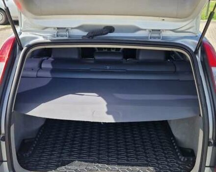 Сірий Вольво V50, об'ємом двигуна 2.44 л та пробігом 317 тис. км за 6600 $, фото 11 на Automoto.ua