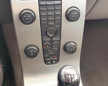 Серый Вольво В50, объемом двигателя 2 л и пробегом 370 тыс. км за 3100 $, фото 10 на Automoto.ua