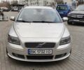 Серый Вольво В50, объемом двигателя 2.4 л и пробегом 296 тыс. км за 7000 $, фото 1 на Automoto.ua
