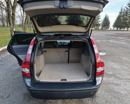 Серый Вольво В50, объемом двигателя 1.6 л и пробегом 300 тыс. км за 3500 $, фото 12 на Automoto.ua