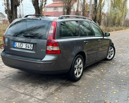 Сірий Вольво V50, об'ємом двигуна 2 л та пробігом 306 тис. км за 2700 $, фото 3 на Automoto.ua