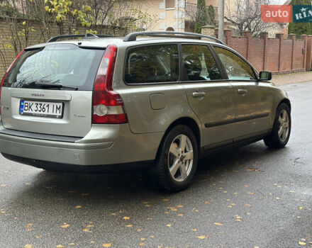 Серый Вольво В50, объемом двигателя 1.56 л и пробегом 373 тыс. км за 4650 $, фото 7 на Automoto.ua