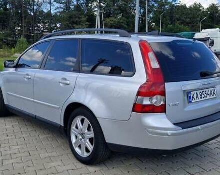 Сірий Вольво V50, об'ємом двигуна 2.44 л та пробігом 317 тис. км за 6600 $, фото 4 на Automoto.ua