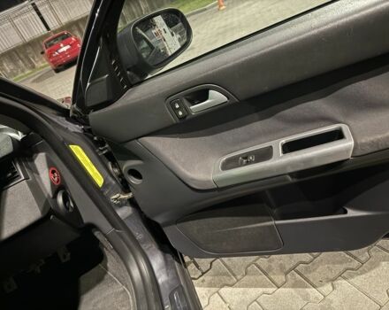 Сірий Вольво V50, об'ємом двигуна 2 л та пробігом 300 тис. км за 2750 $, фото 19 на Automoto.ua