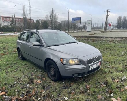 Серый Вольво В50, объемом двигателя 2 л и пробегом 300 тыс. км за 3200 $, фото 1 на Automoto.ua