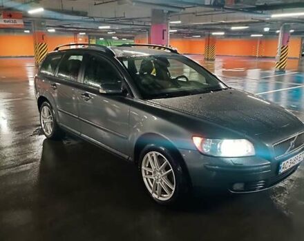 Серый Вольво В50, объемом двигателя 2 л и пробегом 305 тыс. км за 5400 $, фото 2 на Automoto.ua