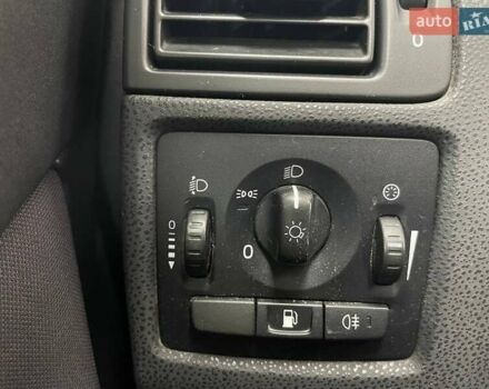 Серый Вольво В50, объемом двигателя 2 л и пробегом 400 тыс. км за 4690 $, фото 18 на Automoto.ua