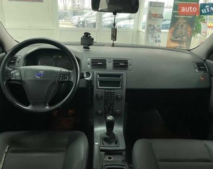 Серый Вольво В50, объемом двигателя 2 л и пробегом 400 тыс. км за 4690 $, фото 26 на Automoto.ua