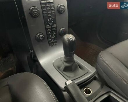 Серый Вольво В50, объемом двигателя 2 л и пробегом 400 тыс. км за 4690 $, фото 26 на Automoto.ua