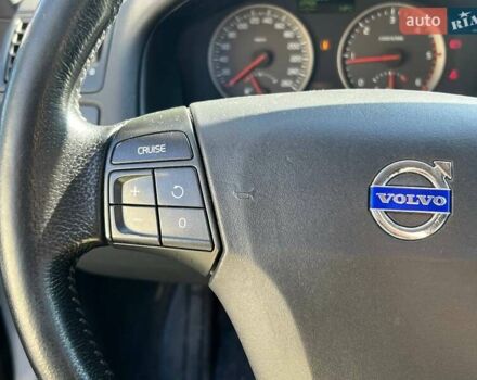 Серый Вольво В50, объемом двигателя 2 л и пробегом 400 тыс. км за 4490 $, фото 22 на Automoto.ua