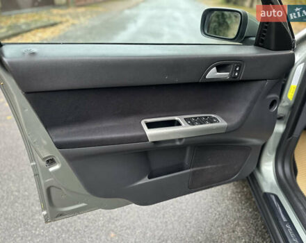 Серый Вольво В50, объемом двигателя 1.56 л и пробегом 373 тыс. км за 4650 $, фото 9 на Automoto.ua