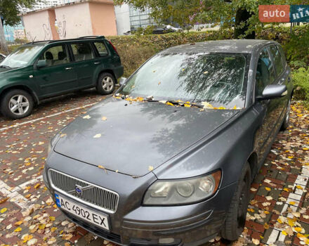 Серый Вольво В50, объемом двигателя 1.56 л и пробегом 302 тыс. км за 3900 $, фото 1 на Automoto.ua