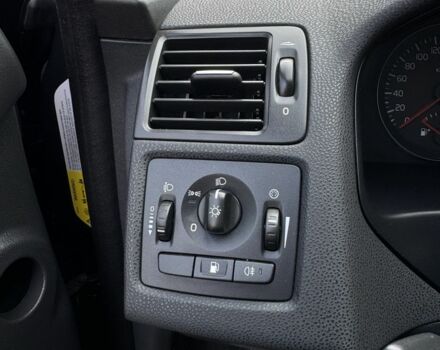 Серый Вольво В50, объемом двигателя 1.6 л и пробегом 225 тыс. км за 5950 $, фото 14 на Automoto.ua