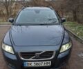 Серый Вольво В50, объемом двигателя 1.6 л и пробегом 390 тыс. км за 5700 $, фото 1 на Automoto.ua
