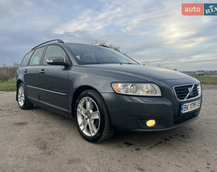 Серый Вольво В50, объемом двигателя 1.56 л и пробегом 320 тыс. км за 6000 $, фото 4 на Automoto.ua