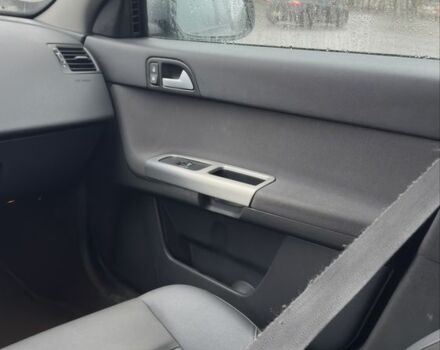 Серый Вольво В50, объемом двигателя 0 л и пробегом 300 тыс. км за 3087 $, фото 6 на Automoto.ua