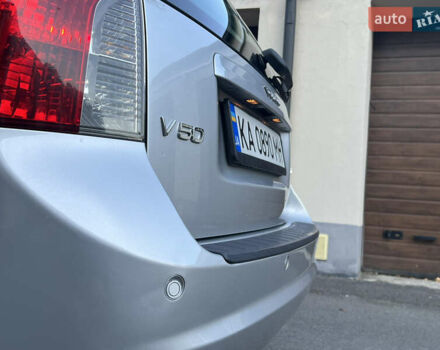 Сірий Вольво V50, об'ємом двигуна 1.6 л та пробігом 261 тис. км за 7500 $, фото 5 на Automoto.ua