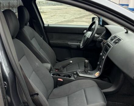 Серый Вольво В50, объемом двигателя 1.6 л и пробегом 300 тыс. км за 3250 $, фото 14 на Automoto.ua