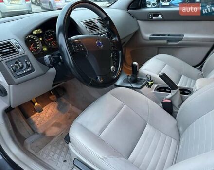 Сірий Вольво V50, об'ємом двигуна 2 л та пробігом 370 тис. км за 7140 $, фото 10 на Automoto.ua