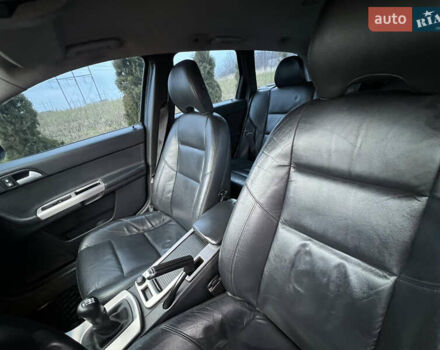 Серый Вольво В50, объемом двигателя 1.56 л и пробегом 389 тыс. км за 4950 $, фото 8 на Automoto.ua