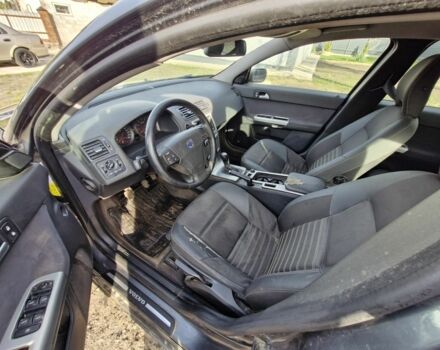 Серый Вольво В50, объемом двигателя 2 л и пробегом 322 тыс. км за 1650 $, фото 5 на Automoto.ua