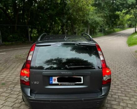 Серый Вольво В50, объемом двигателя 2 л и пробегом 235 тыс. км за 2574 $, фото 5 на Automoto.ua