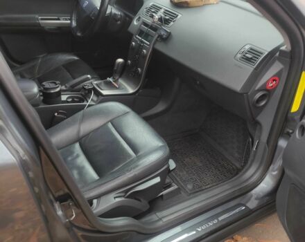 Серый Вольво В50, объемом двигателя 2 л и пробегом 342 тыс. км за 4200 $, фото 2 на Automoto.ua