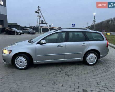 Сірий Вольво V50, об'ємом двигуна 2 л та пробігом 299 тис. км за 6100 $, фото 5 на Automoto.ua