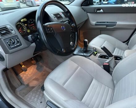 Сірий Вольво V50, об'ємом двигуна 2 л та пробігом 370 тис. км за 7140 $, фото 10 на Automoto.ua