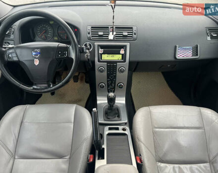 Серый Вольво В50, объемом двигателя 1.56 л и пробегом 320 тыс. км за 6000 $, фото 27 на Automoto.ua