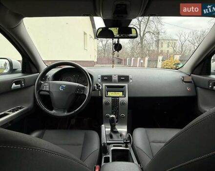 Сірий Вольво V50, об'ємом двигуна 1.56 л та пробігом 277 тис. км за 6700 $, фото 28 на Automoto.ua