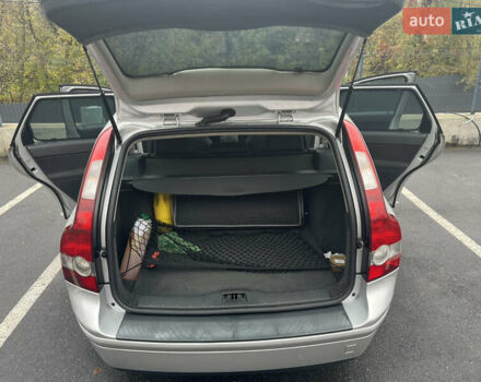 Сірий Вольво V50, об'ємом двигуна 1.56 л та пробігом 274 тис. км за 6200 $, фото 10 на Automoto.ua