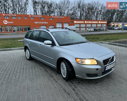 Сірий Вольво V50, об'ємом двигуна 2 л та пробігом 299 тис. км за 6100 $, фото 1 на Automoto.ua