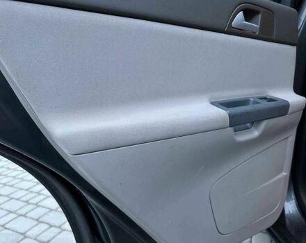 Сірий Вольво V50, об'ємом двигуна 2 л та пробігом 370 тис. км за 6990 $, фото 20 на Automoto.ua