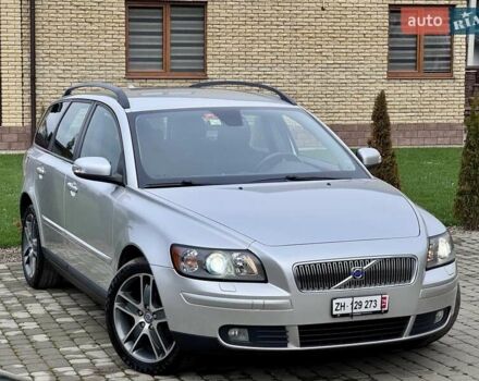 Серый Вольво В50, объемом двигателя 2 л и пробегом 213 тыс. км за 6500 $, фото 3 на Automoto.ua