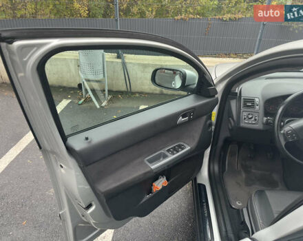 Сірий Вольво V50, об'ємом двигуна 1.56 л та пробігом 274 тис. км за 6200 $, фото 6 на Automoto.ua