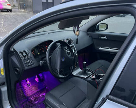 Сірий Вольво V50, об'ємом двигуна 2 л та пробігом 299 тис. км за 6100 $, фото 6 на Automoto.ua