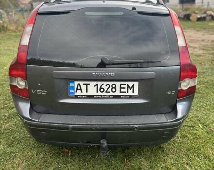 Серый Вольво В50, объемом двигателя 1.6 л и пробегом 599 тыс. км за 4500 $, фото 1 на Automoto.ua