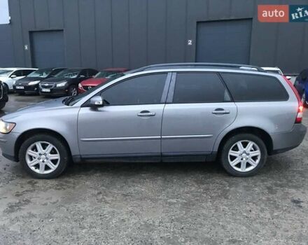 Серый Вольво В50, объемом двигателя 1.6 л и пробегом 367 тыс. км за 6490 $, фото 2 на Automoto.ua