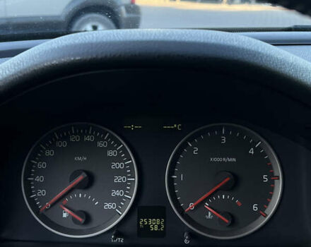 Серый Вольво В50, объемом двигателя 2 л и пробегом 261 тыс. км за 6600 $, фото 39 на Automoto.ua