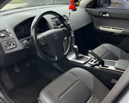 Серый Вольво В50, объемом двигателя 1.98 л и пробегом 216 тыс. км за 6400 $, фото 9 на Automoto.ua