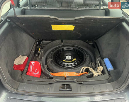 Серый Вольво В50, объемом двигателя 1.56 л и пробегом 320 тыс. км за 6000 $, фото 17 на Automoto.ua