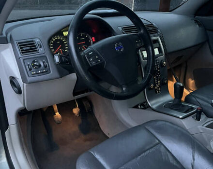 Серый Вольво В50, объемом двигателя 1.6 л и пробегом 280 тыс. км за 5800 $, фото 9 на Automoto.ua