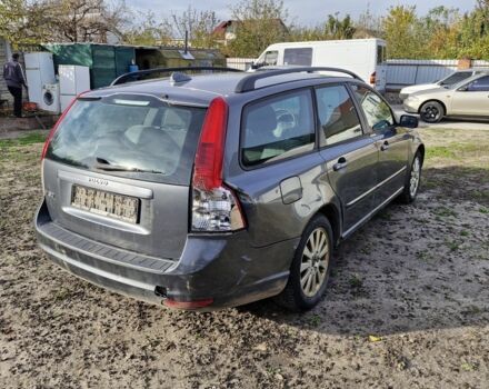 Серый Вольво В50, объемом двигателя 2 л и пробегом 322 тыс. км за 1650 $, фото 6 на Automoto.ua